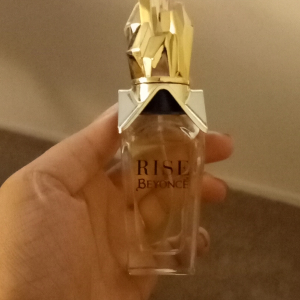 Beyonce Rise Perfume